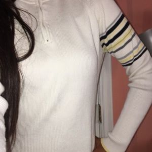 WHITE STRIPED SWEATER